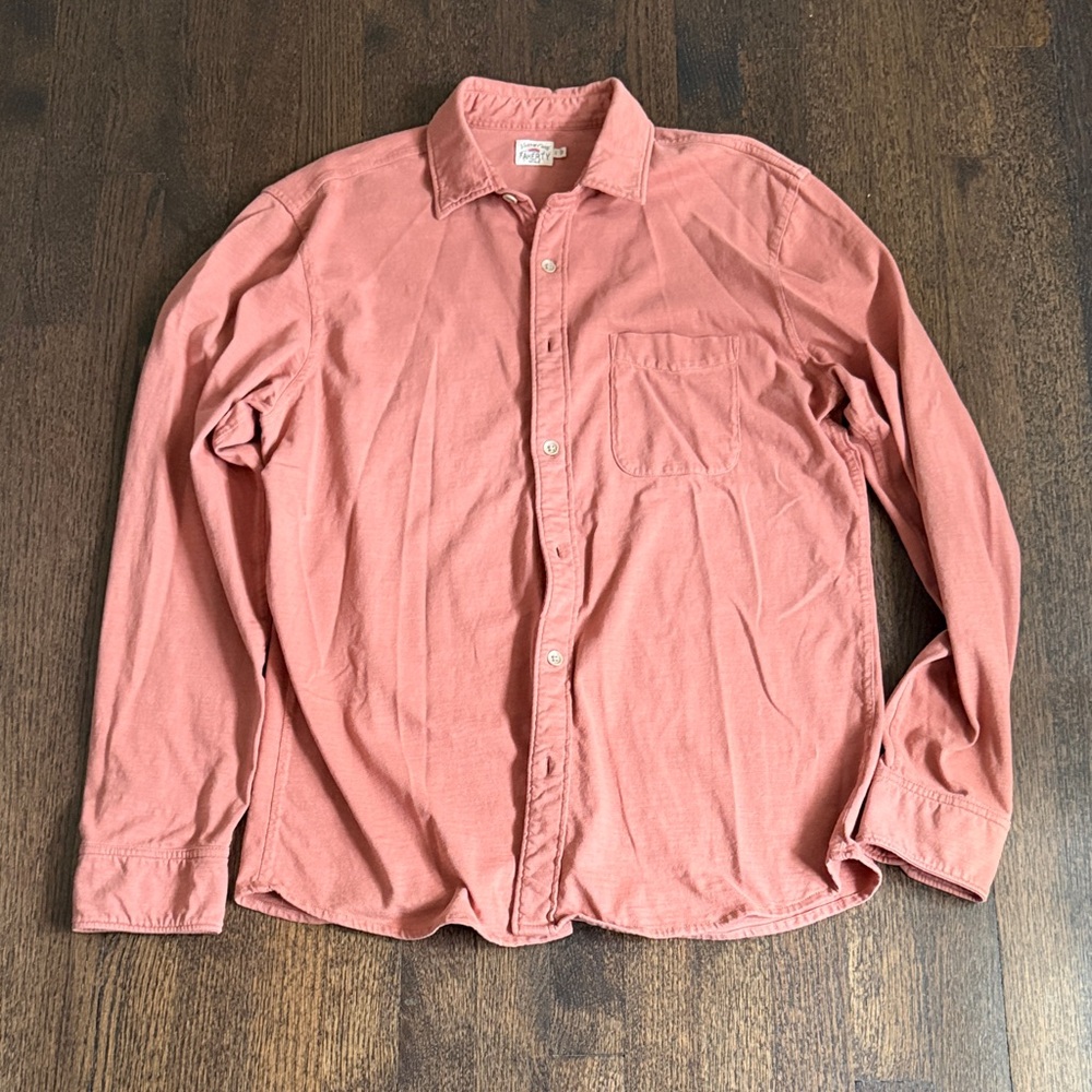 Men’s Fahrety button down.